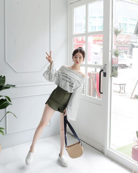 Đừng bỏ qua 4 kiểu phối đồ với áo trễ vai xinh lung linh thế này Đừng bỏ qua 4 kiểu phối đồ với áo trễ vai xinh lung linh thế này